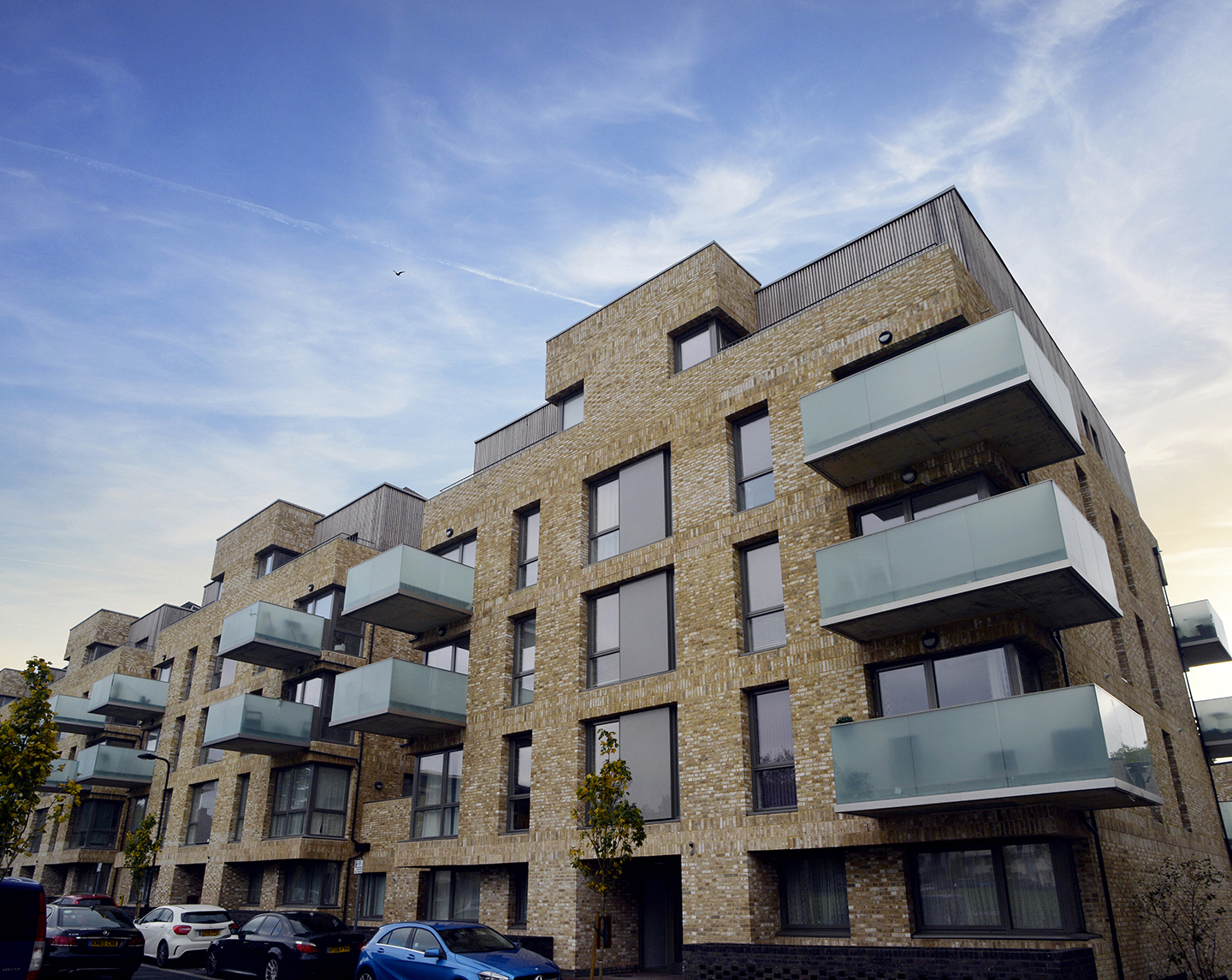 03_Financial_performance_BANNER__Stonebridge_Estate_Walk_070_edited_sky