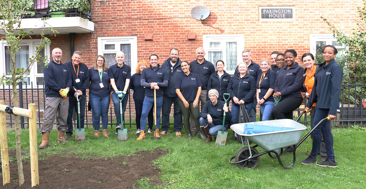 Tree planting in Stockwell 1220x630