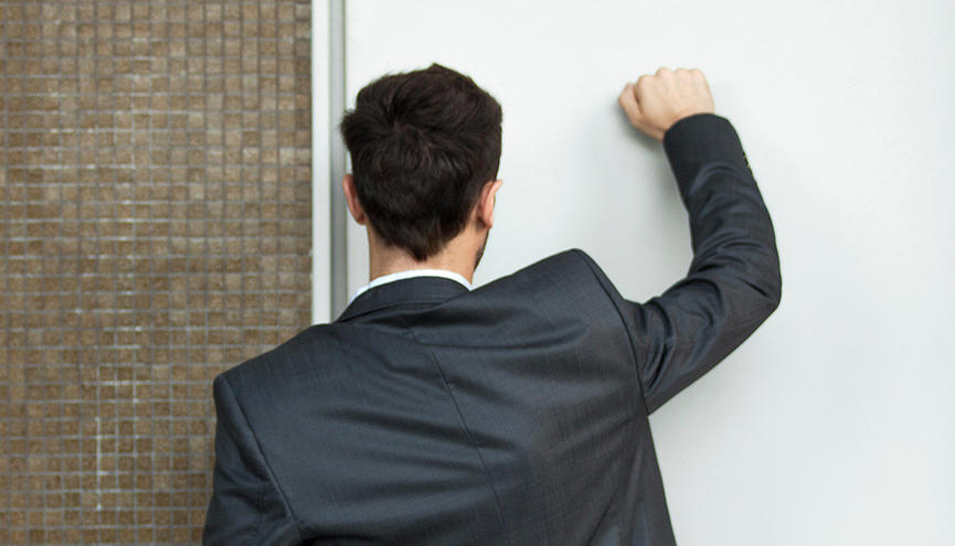 Salesman knocking 1220x630 SEO